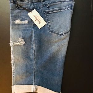 NWT Juicy Couture Bermuda Shorts Size 6
